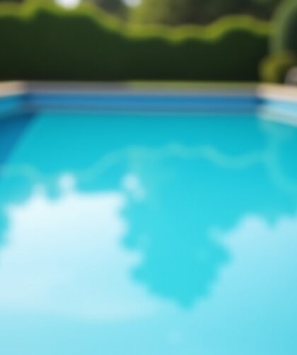 Comment doser précisément l'eau de Javel pour une piscine de 50 m³ : calculs et astuces indispensables